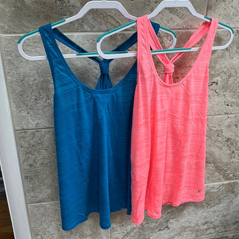 Old navy semi fitted active wear Size L